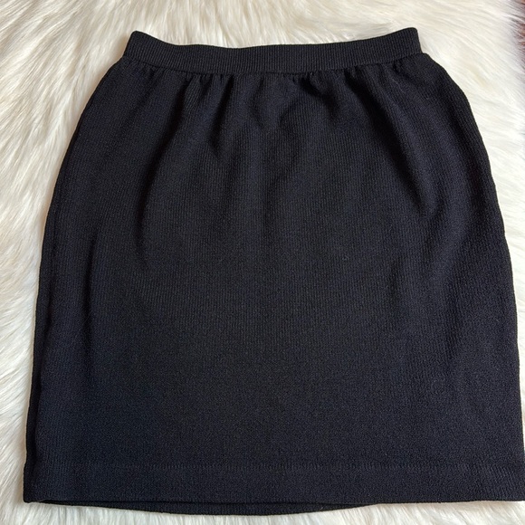 St. John Basics Black Knit Skirt Size 6 - Picture 1 of 4